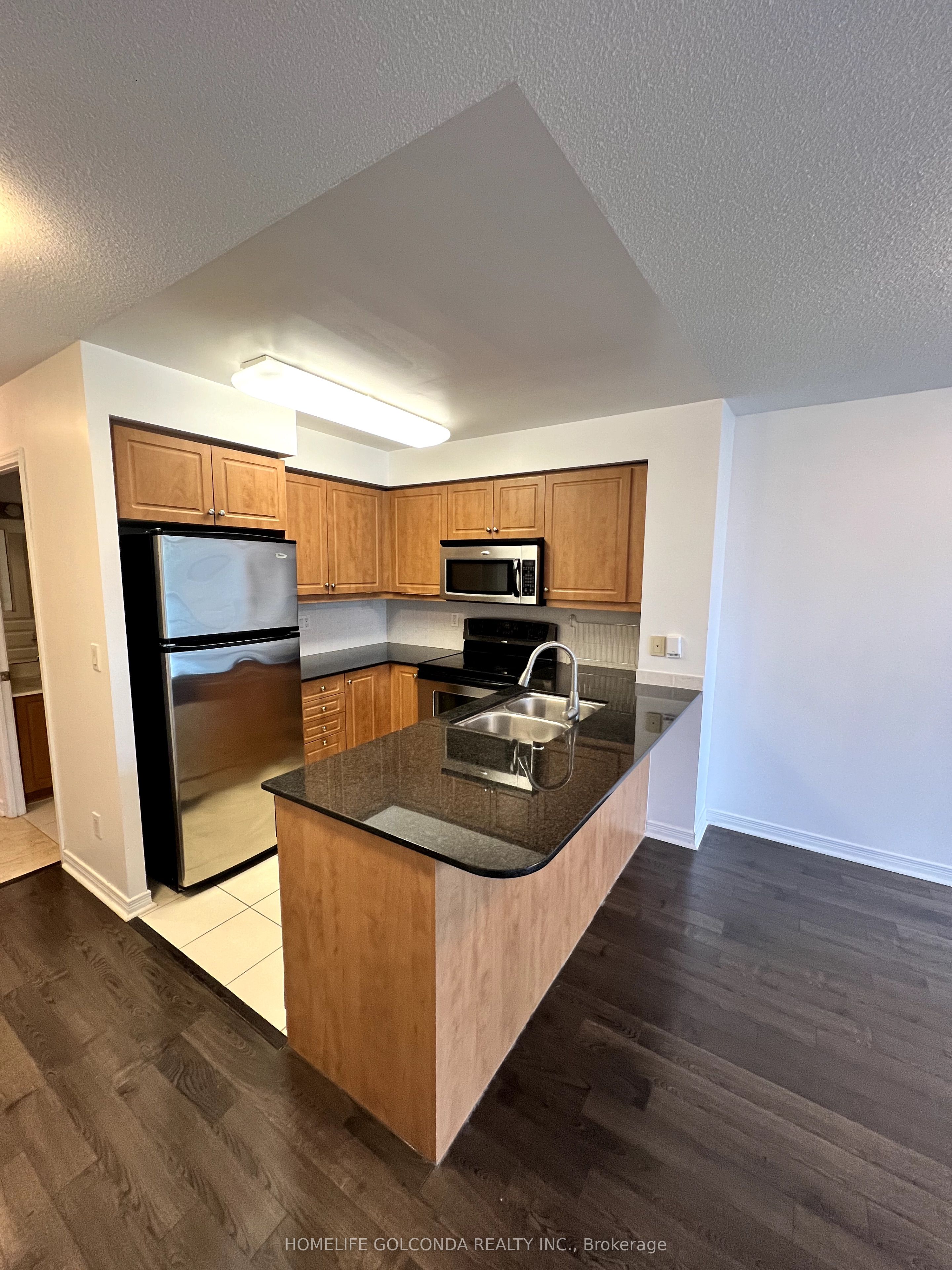 #318 - 509 Beecroft Road Property Photo