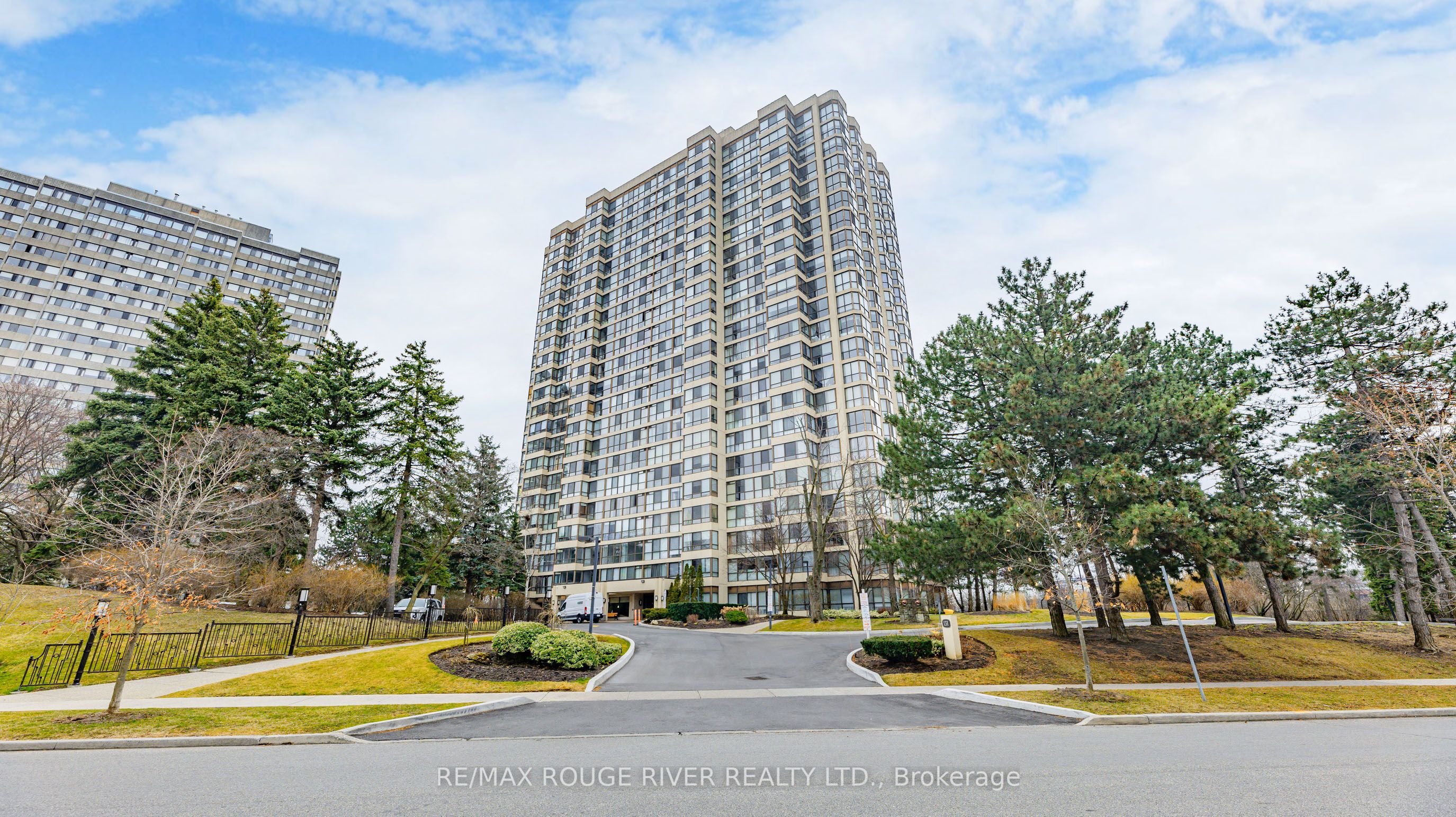 #901 - 131 Torresdale Avenue Property Photo 1