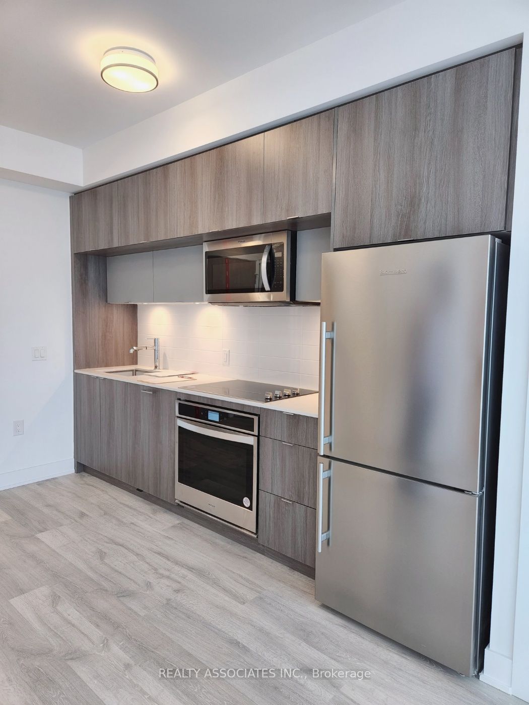 585 Bloor E Street E 2817 Property Photo 4