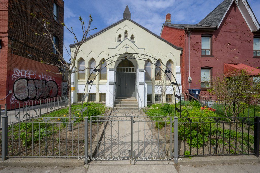 8 Robert Street Property Photo 2