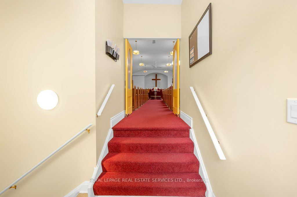 8 Robert Street Property Photo 4