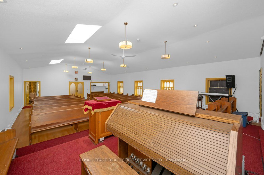 8 Robert Street Property Photo 10