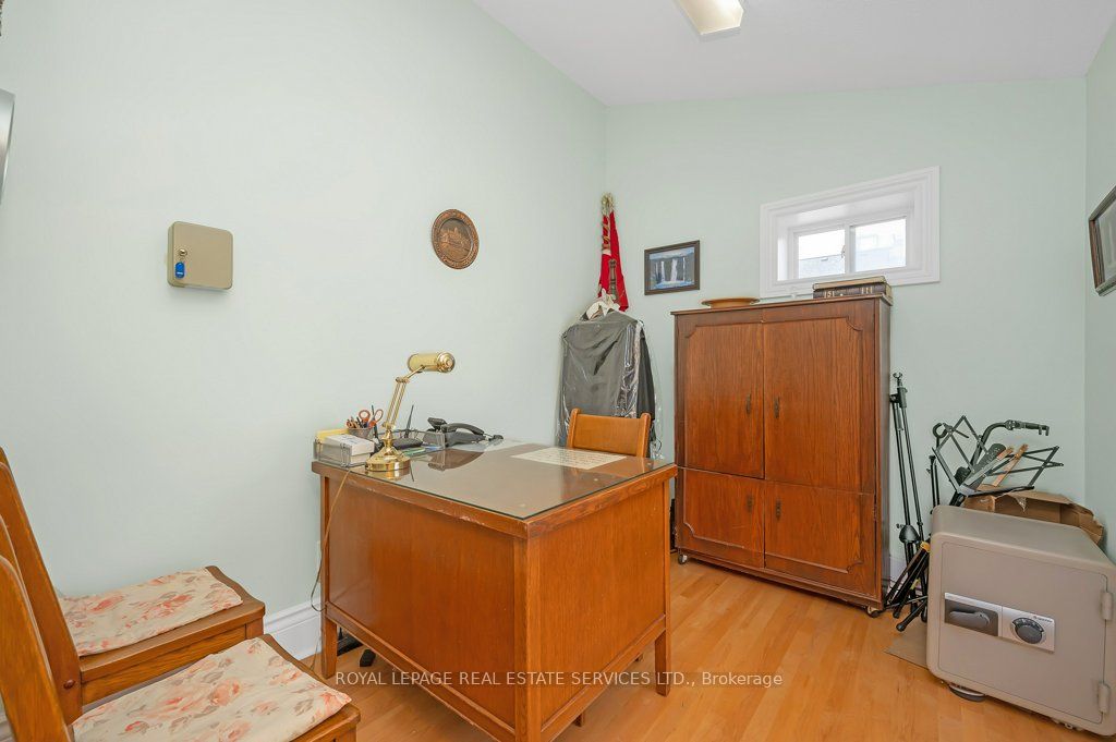 8 Robert Street Property Photo 11