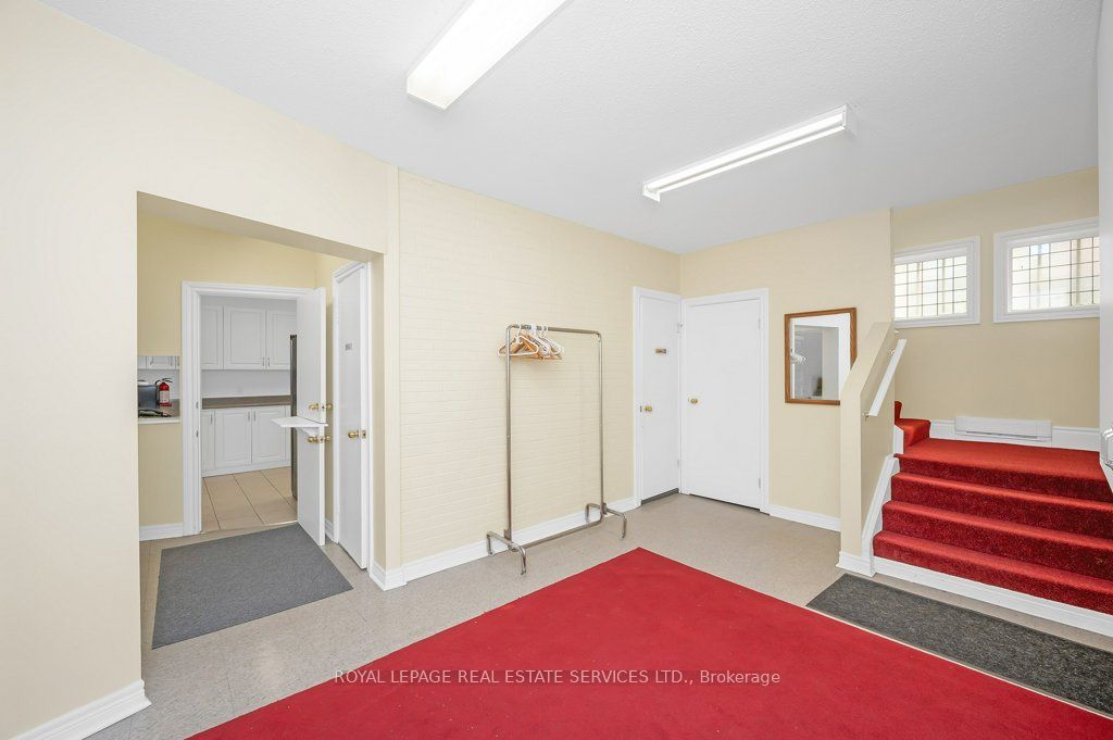 8 Robert Street Property Photo 14