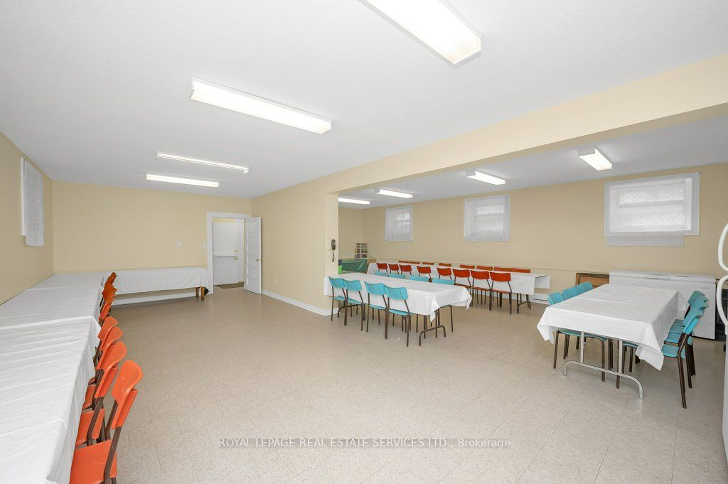 8 Robert Street Property Photo 15