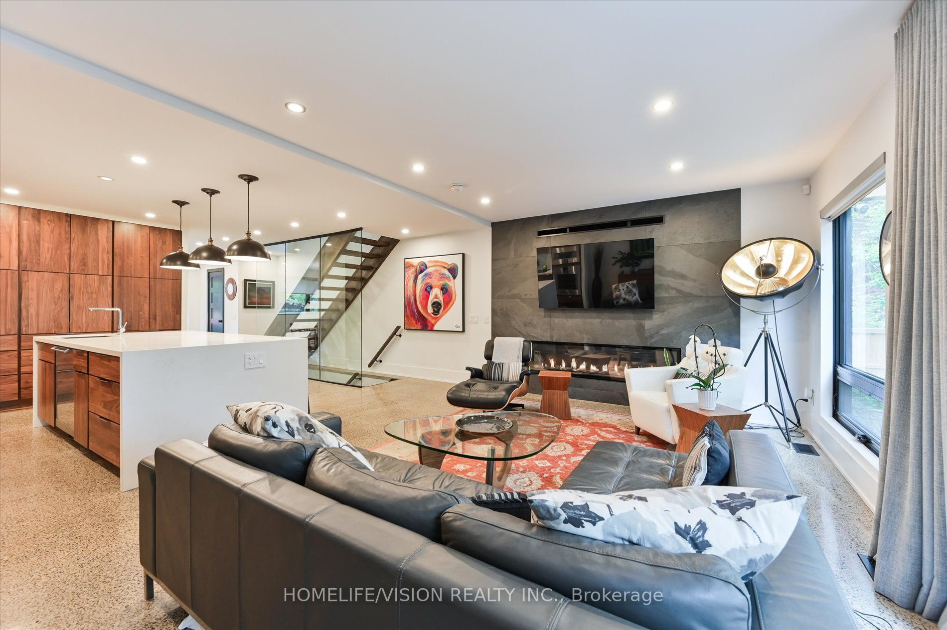 385 Belsize Drive Property Photo 11