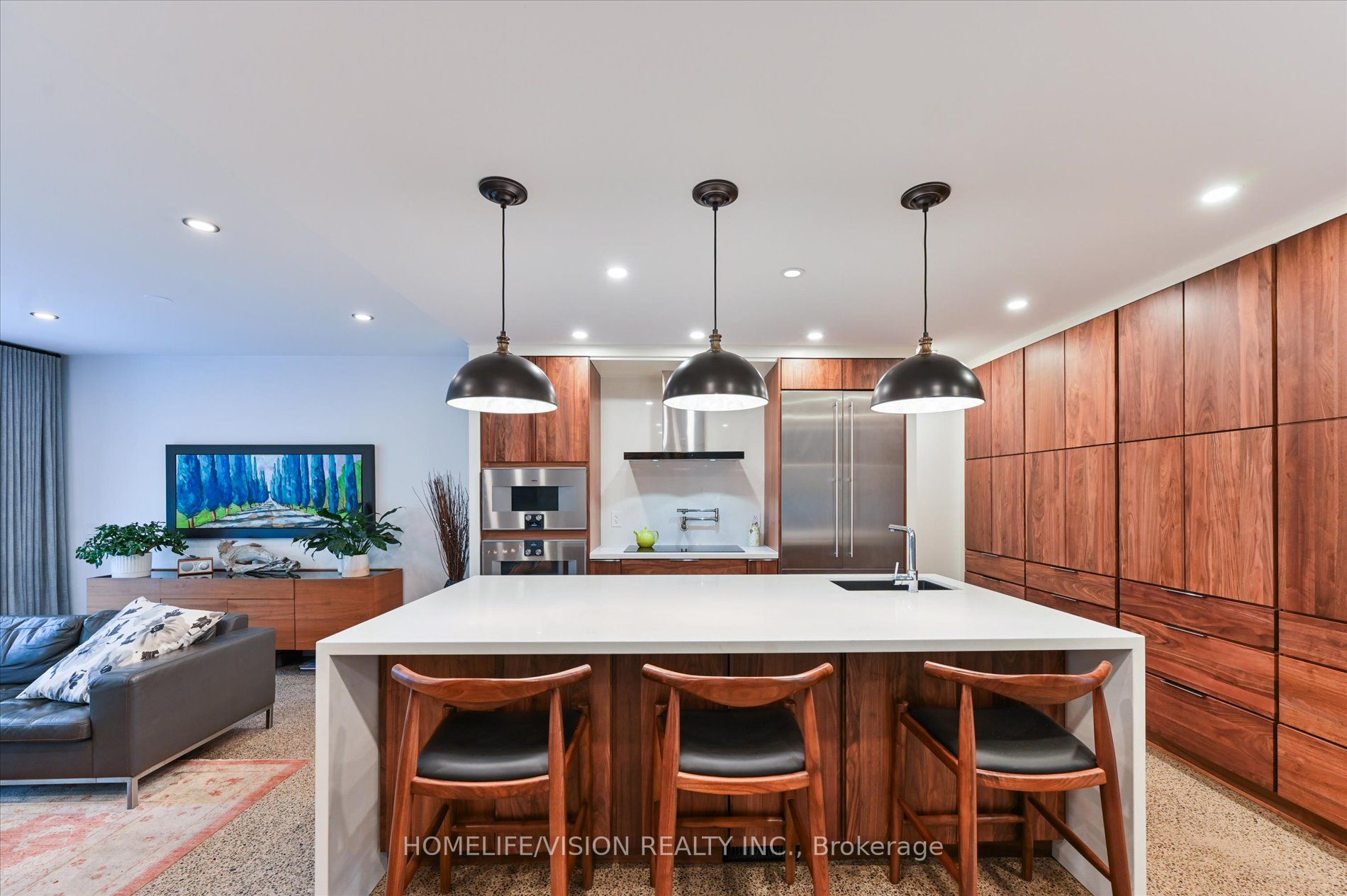 385 Belsize Drive Property Photo 13