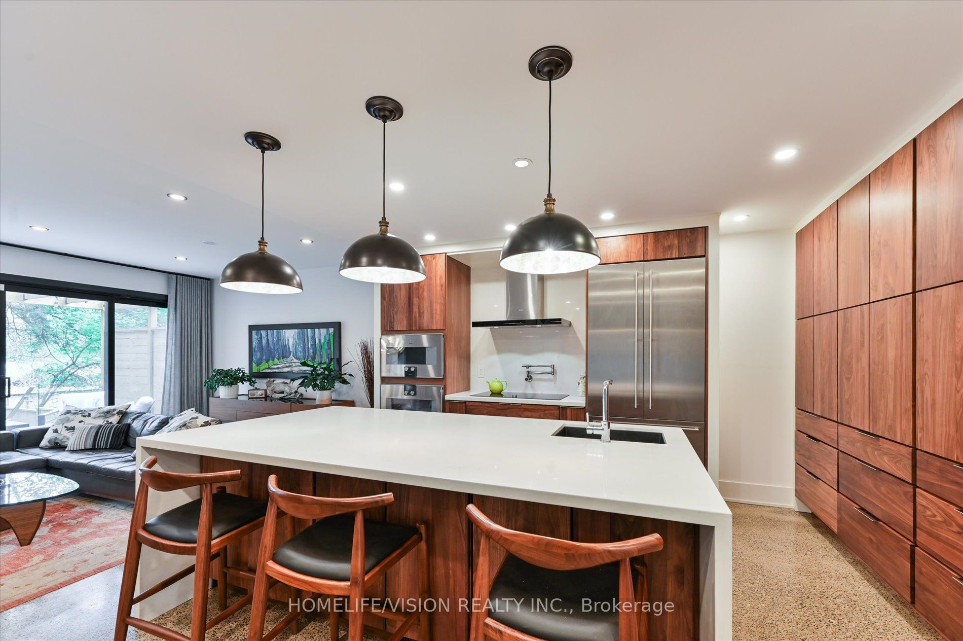 385 Belsize Drive Property Photo 14