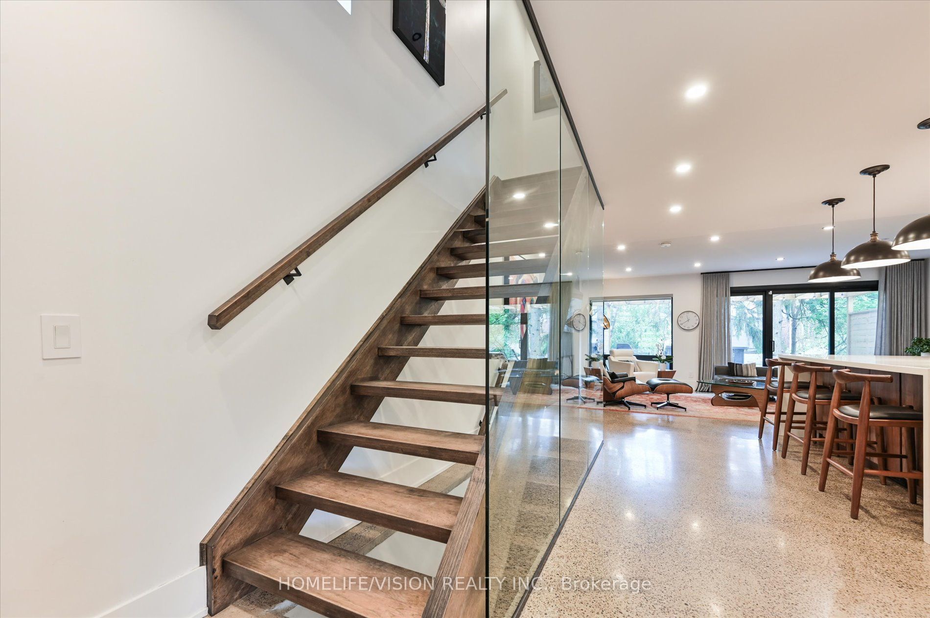 385 Belsize Drive Property Photo 18