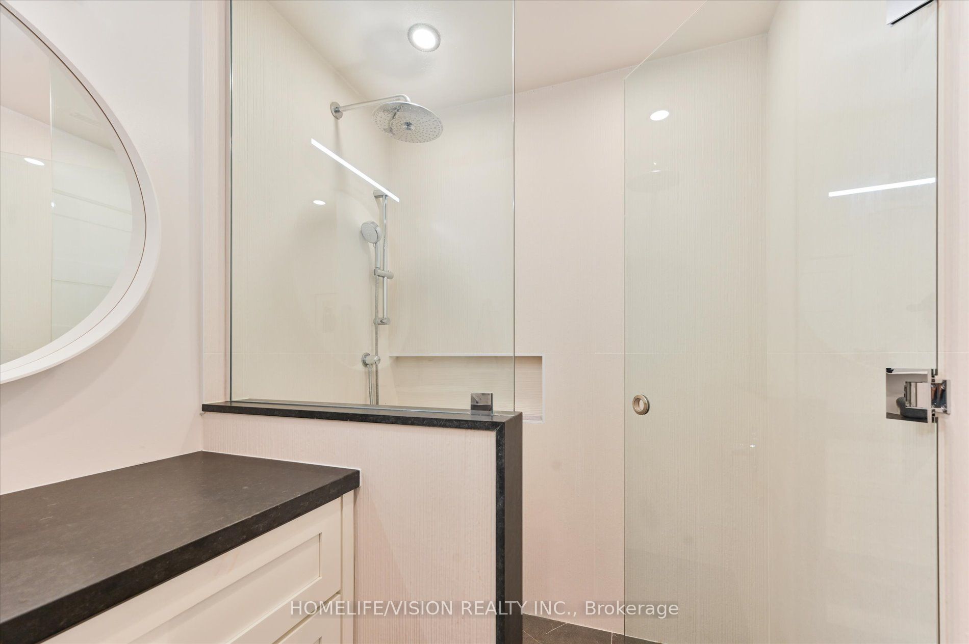 385 Belsize Drive Property Photo 27