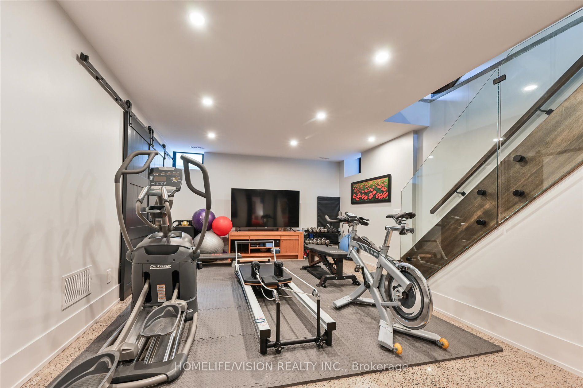 385 Belsize Drive Property Photo 29