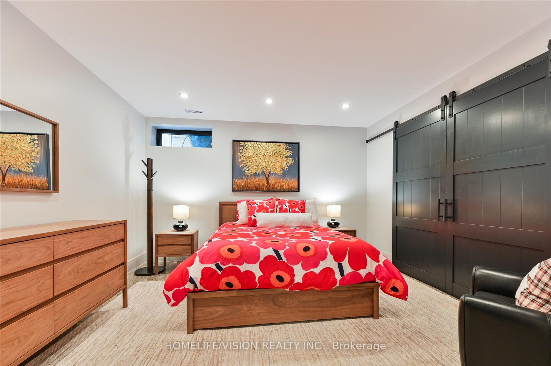385 Belsize Drive Property Photo 30