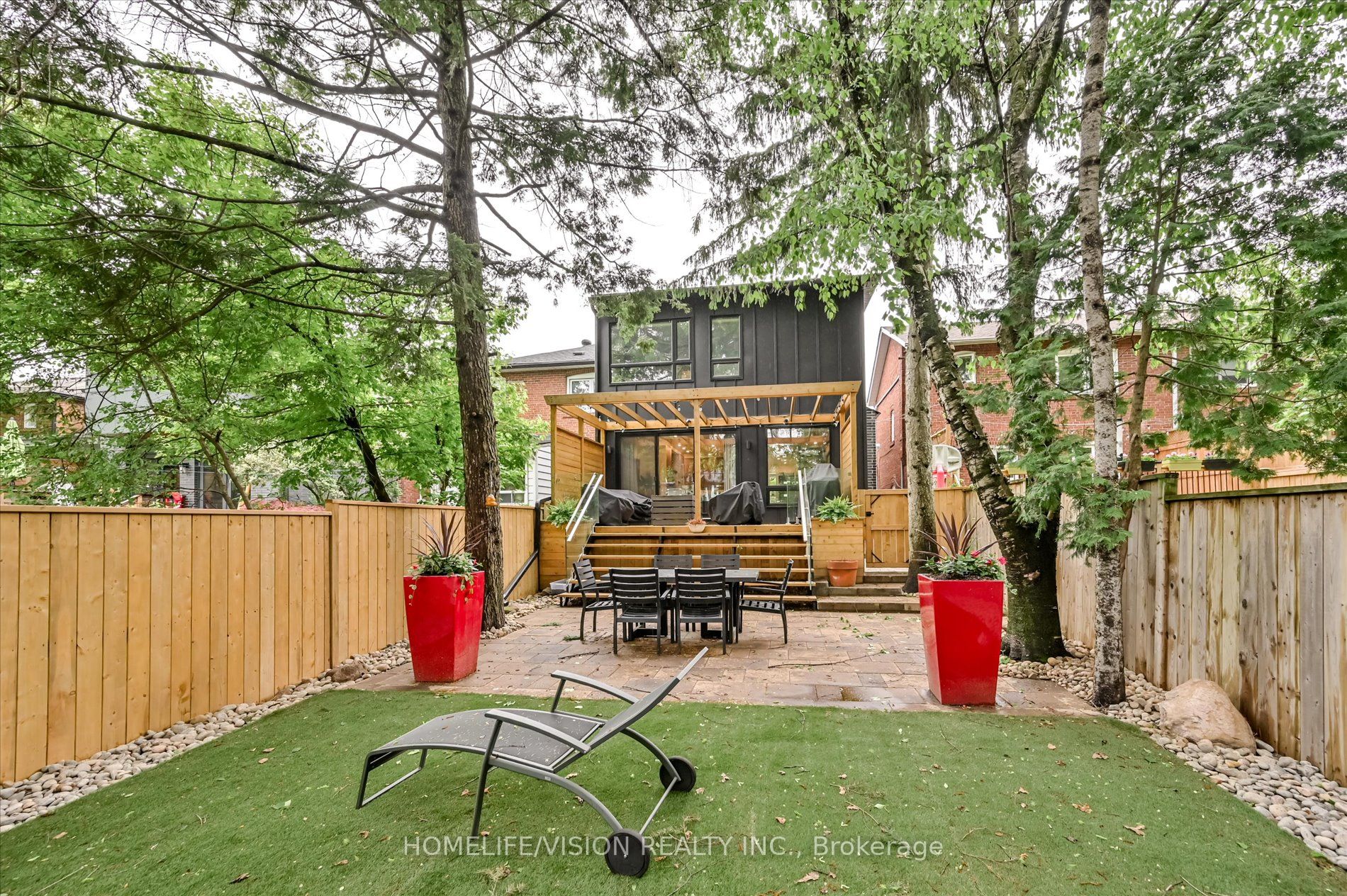 385 Belsize Drive Property Photo 32