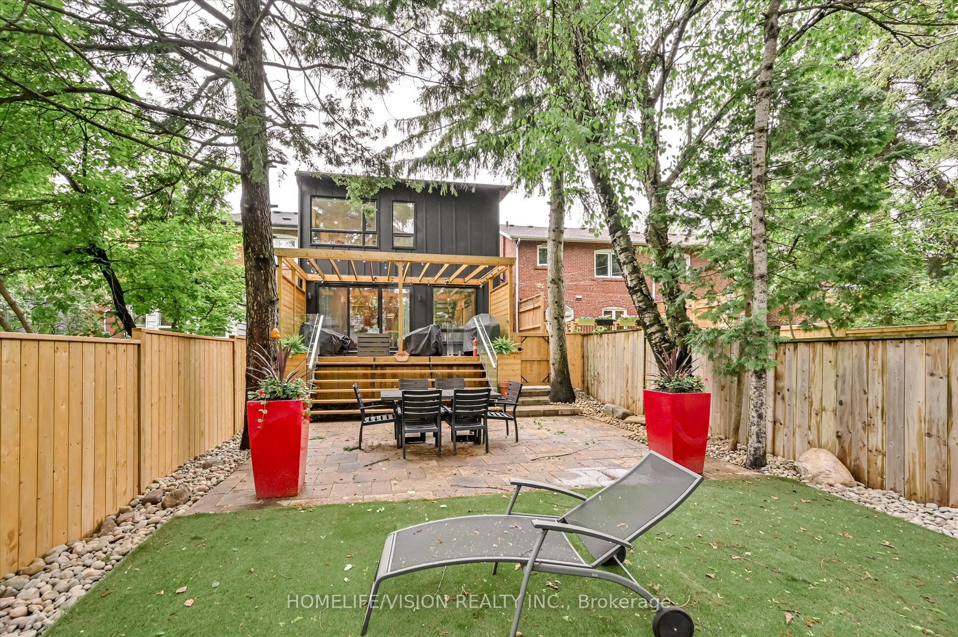 385 Belsize Drive Property Photo 33
