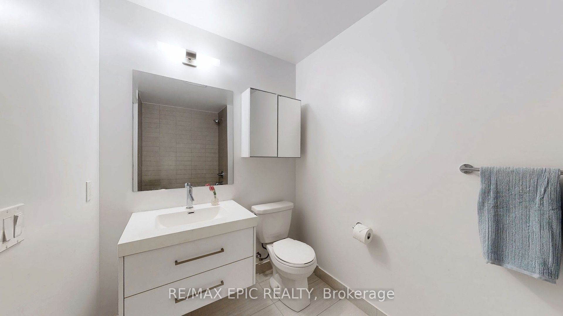 403 Church Street S 3802 Property Photo 16