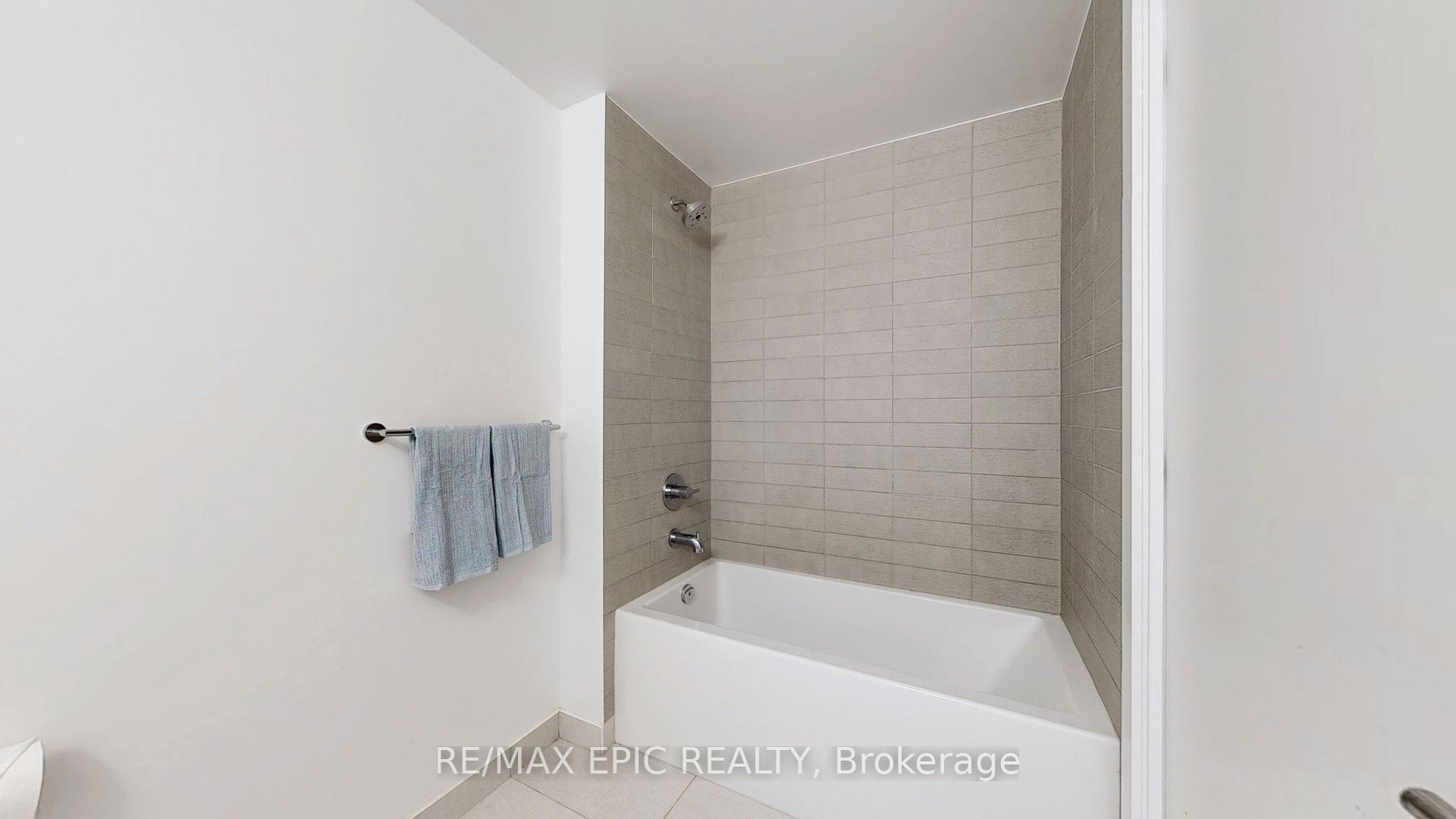 403 Church Street S 3802 Property Photo 17