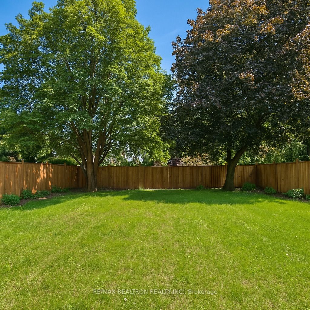 185 Maxome Avenue Property Photo 2