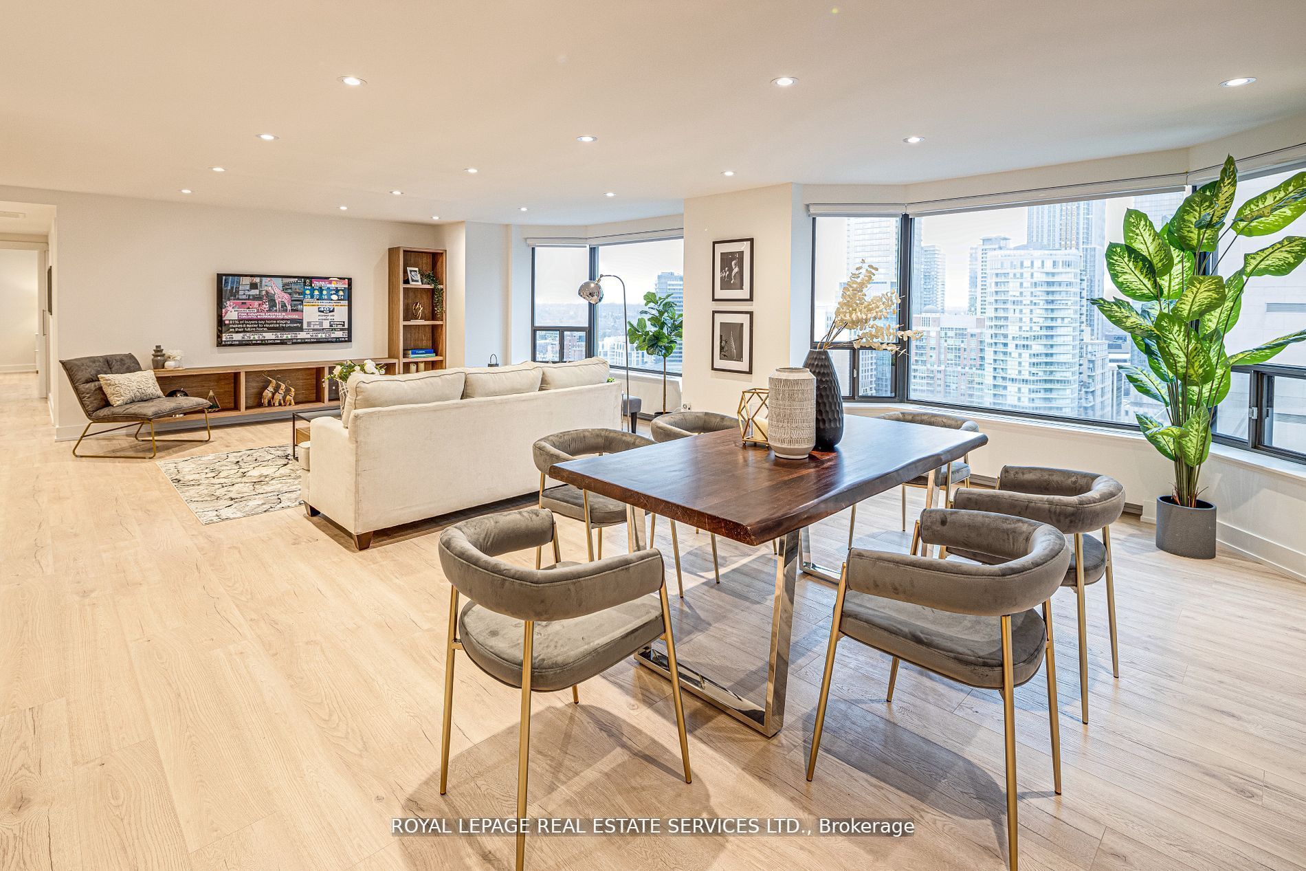 #2008 - 175 Cumberland Street Property Photo 13