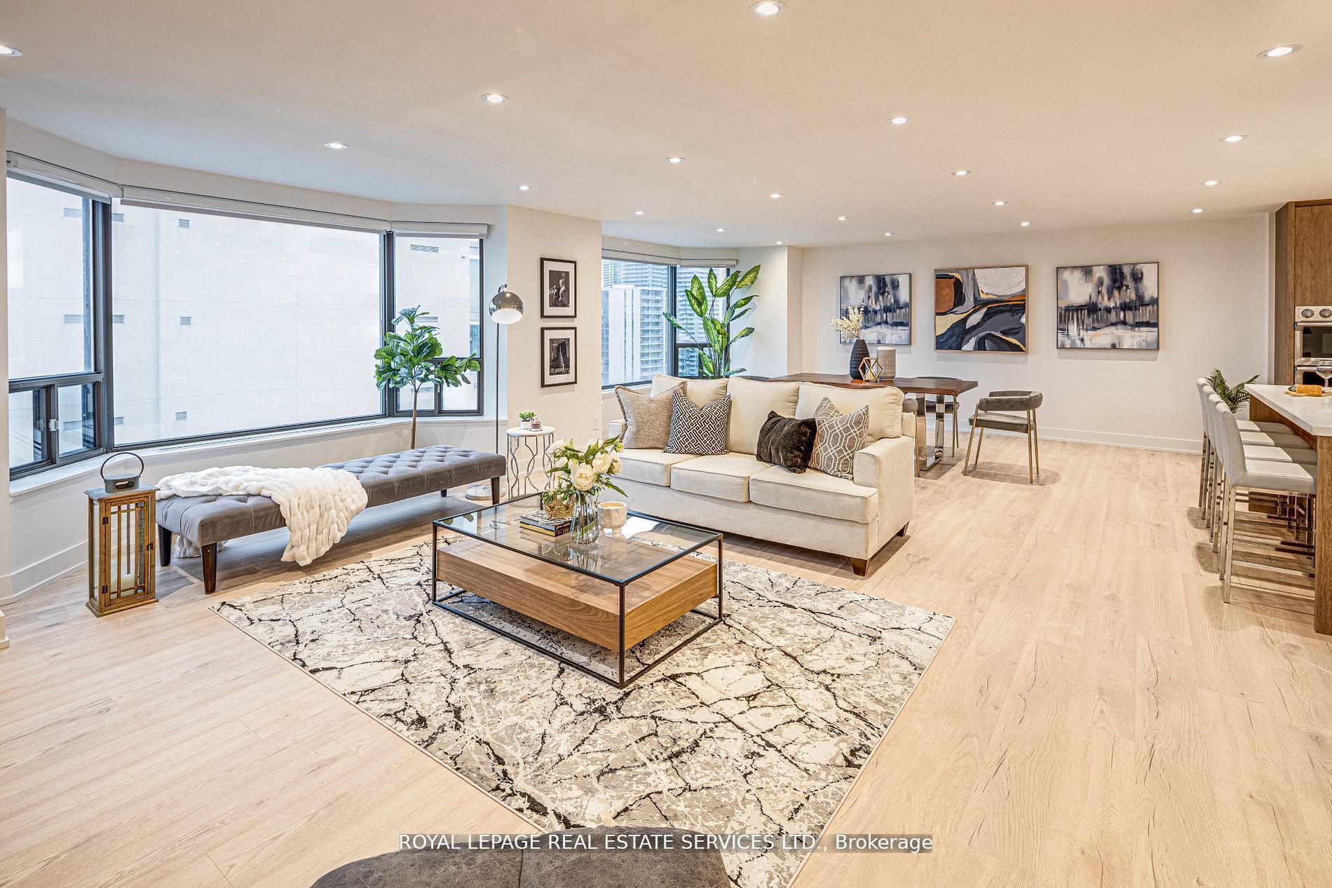 #2008 - 175 Cumberland Street Property Photo 19