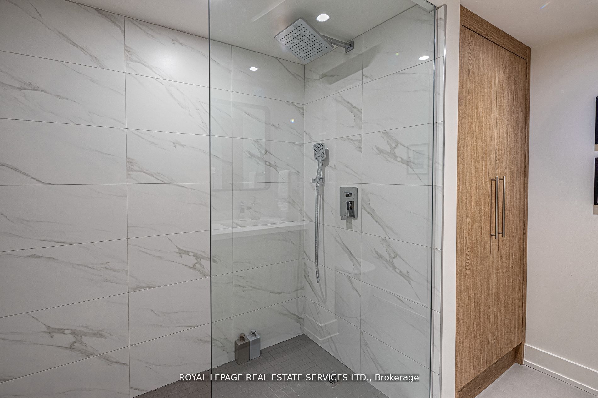 #2008 - 175 Cumberland Street Property Photo 26
