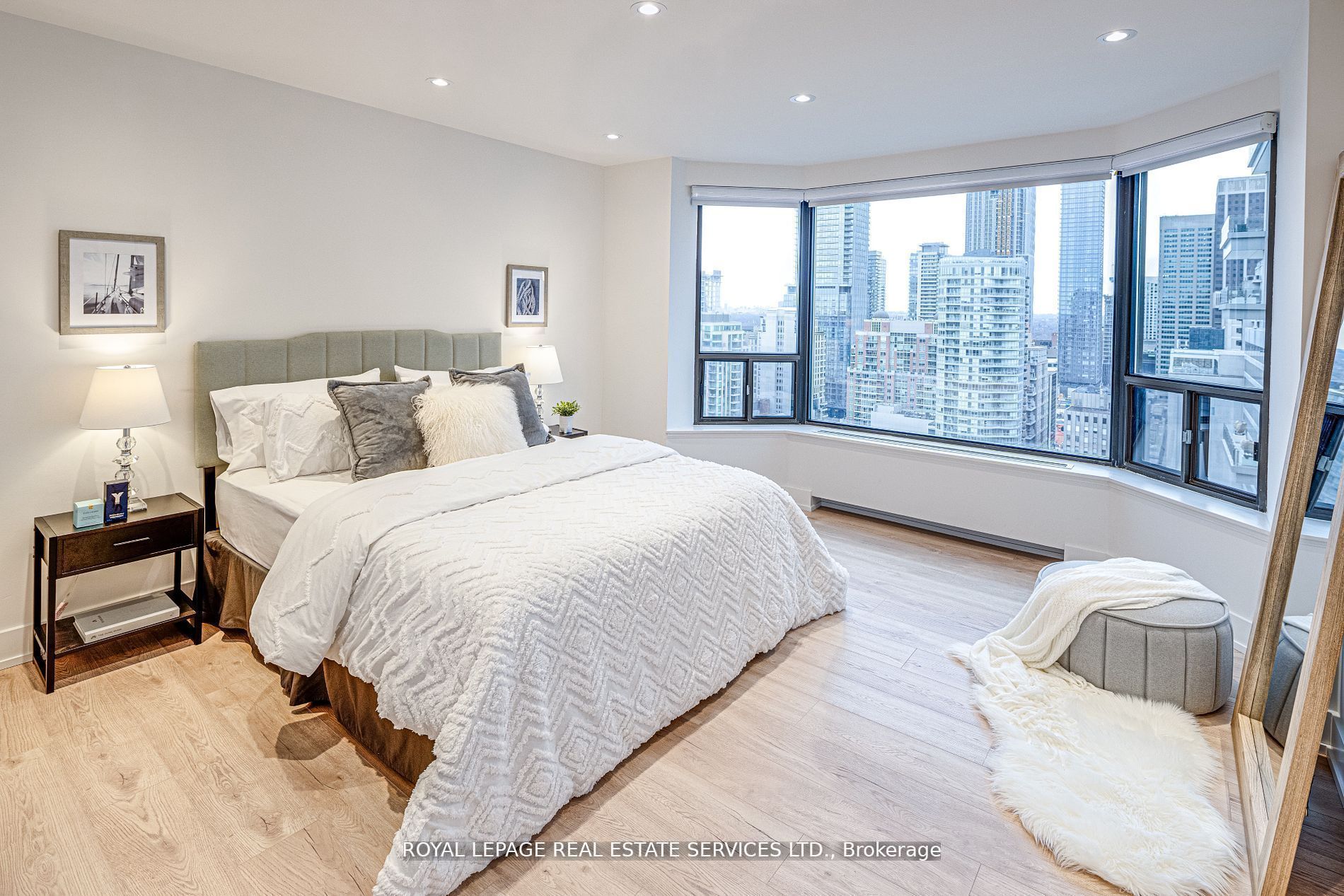 #2008 - 175 Cumberland Street Property Photo 28