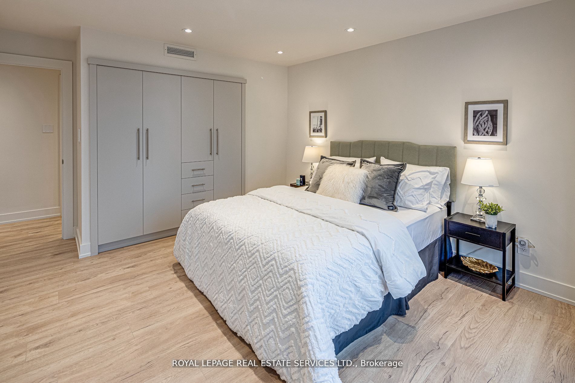 #2008 - 175 Cumberland Street Property Photo 30