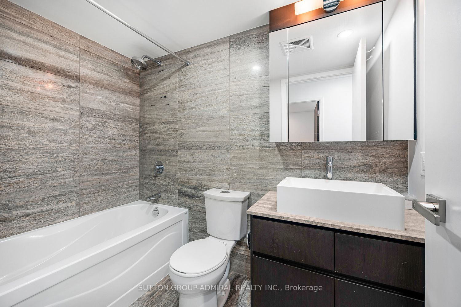 18 Capreol Court E G20 Property Photo 18