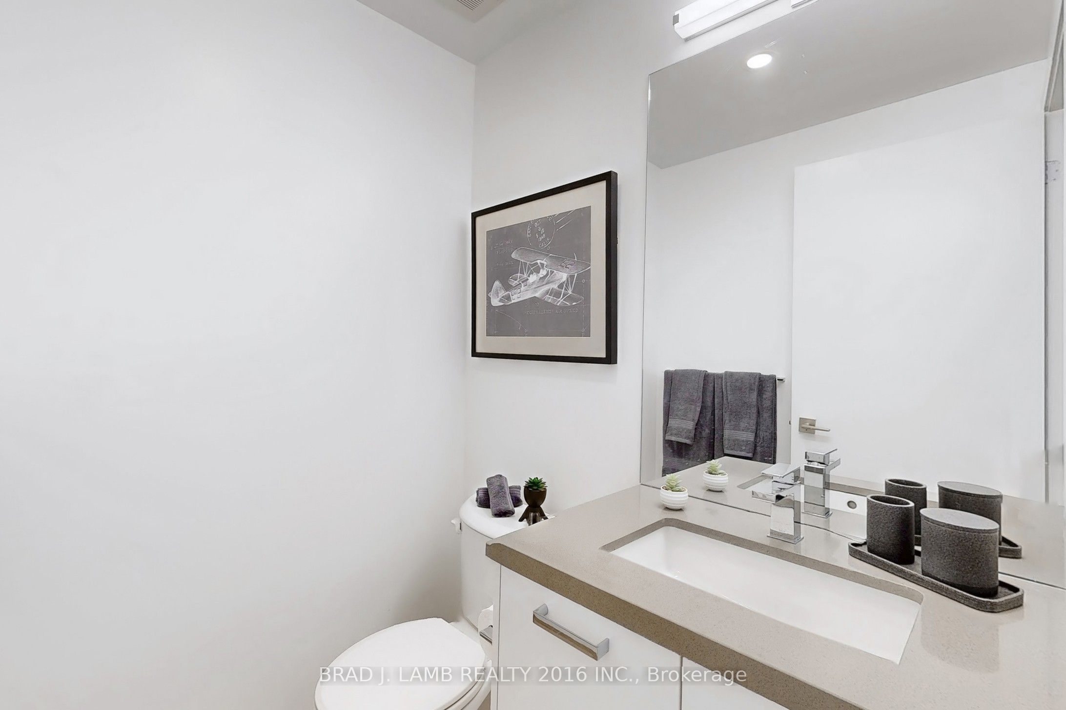 195 Mccaul Street 2002 Property Photo 26