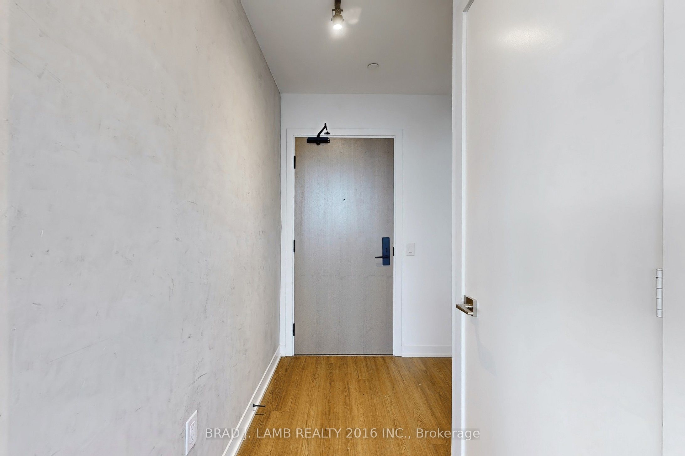 195 Mccaul Street 2002 Property Photo 27