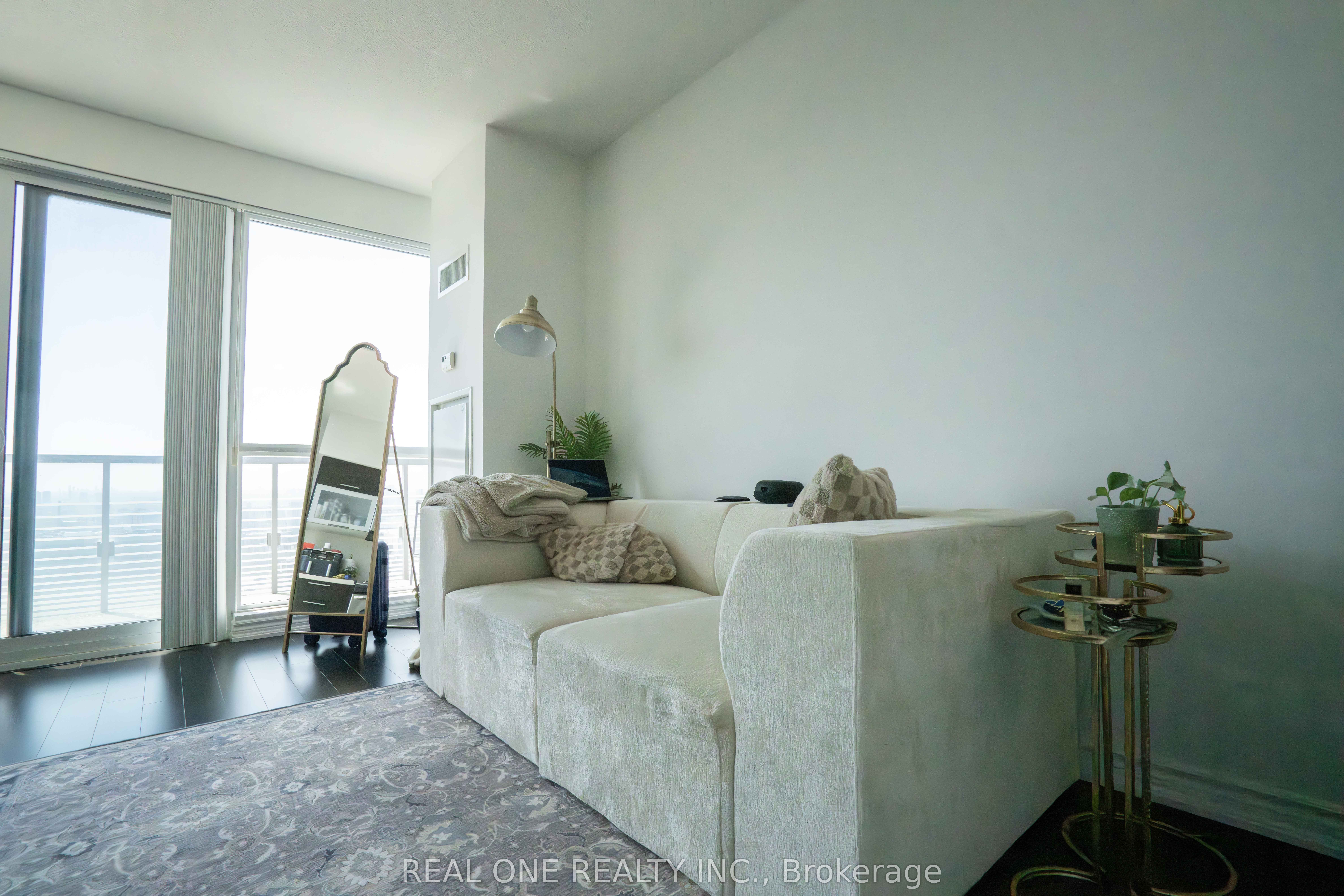 #3611 - 386 Yonge Street Property Photo 6