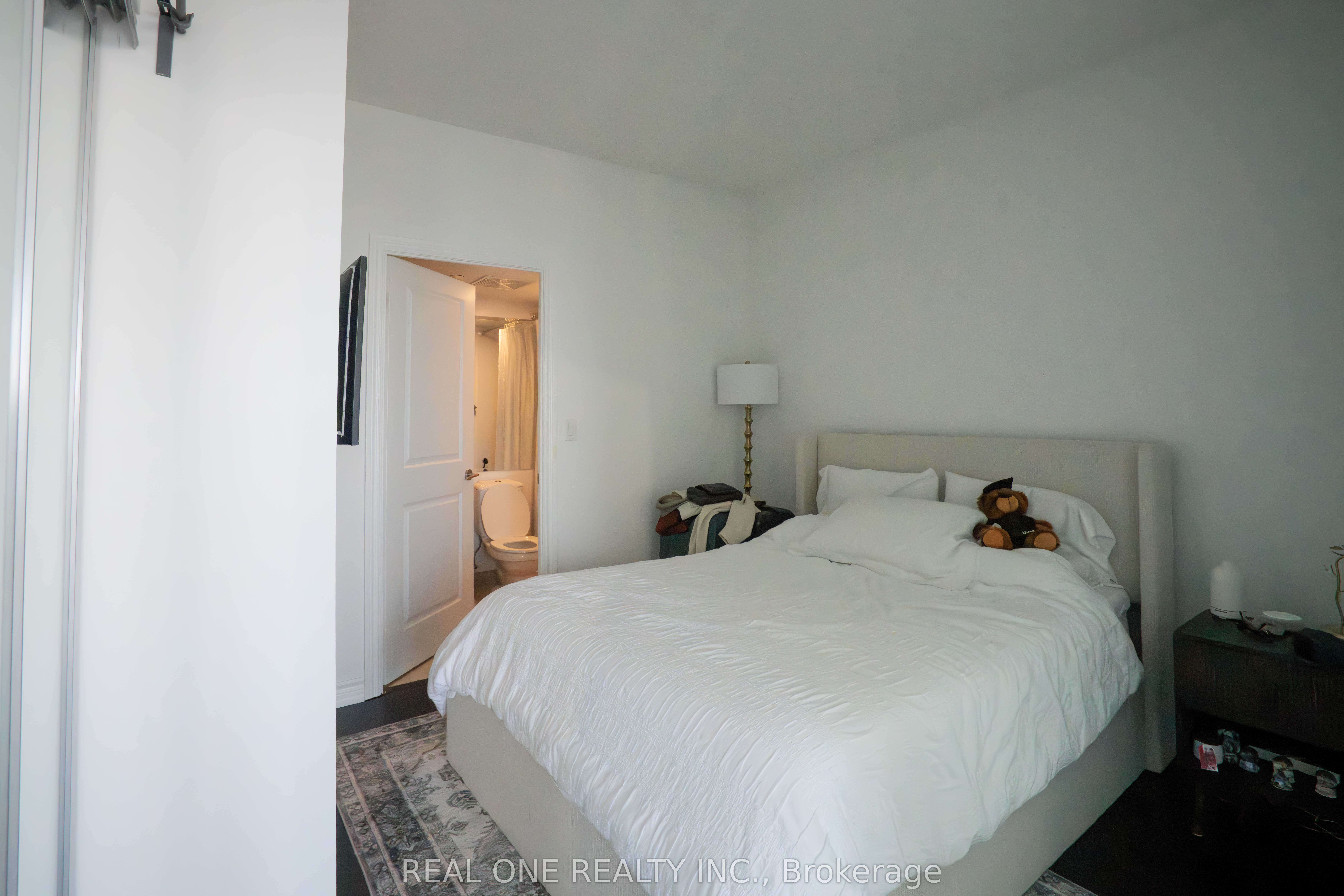 #3611 - 386 Yonge Street Property Photo 7