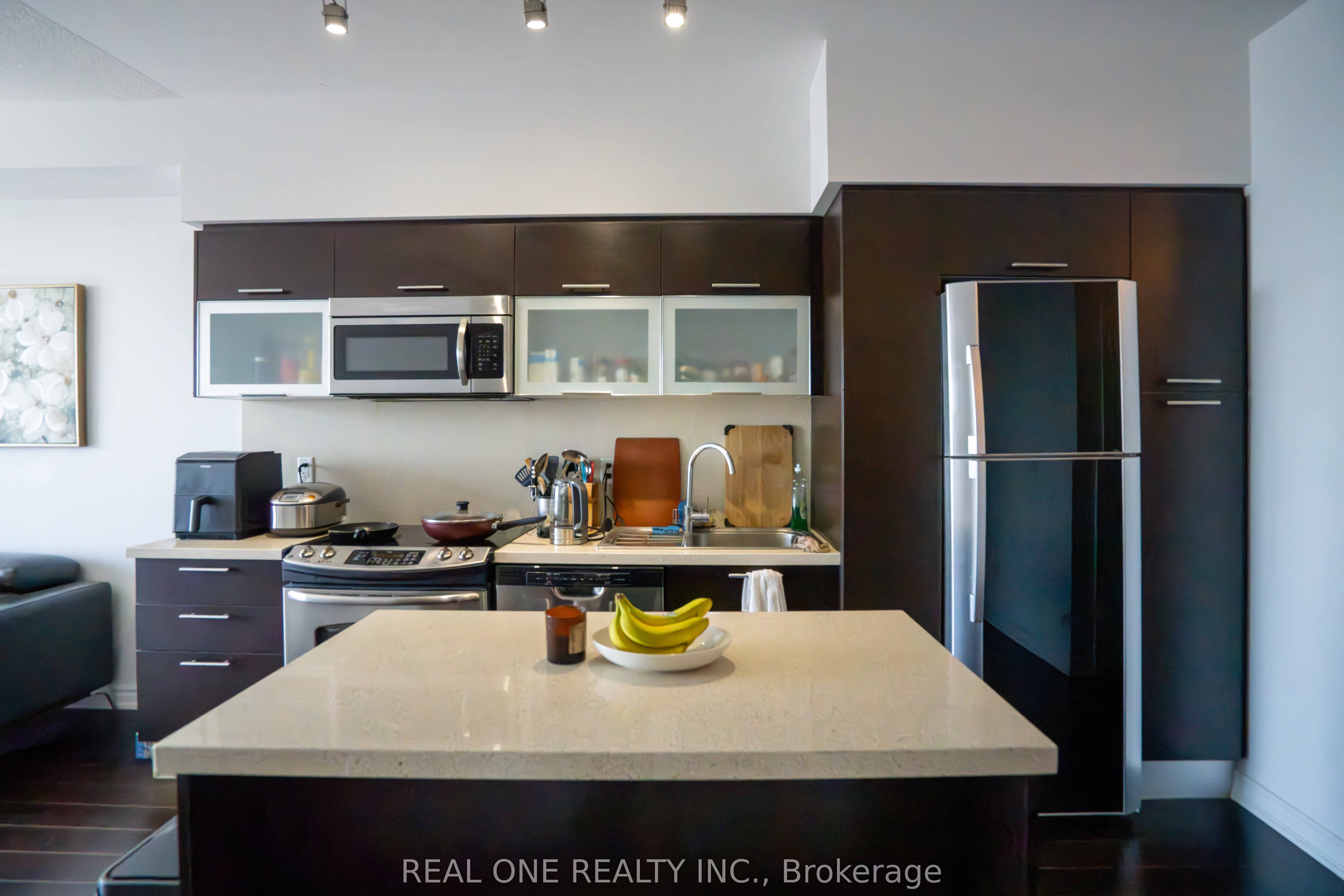 #4613 - 386 Yonge Street Property Photo 3