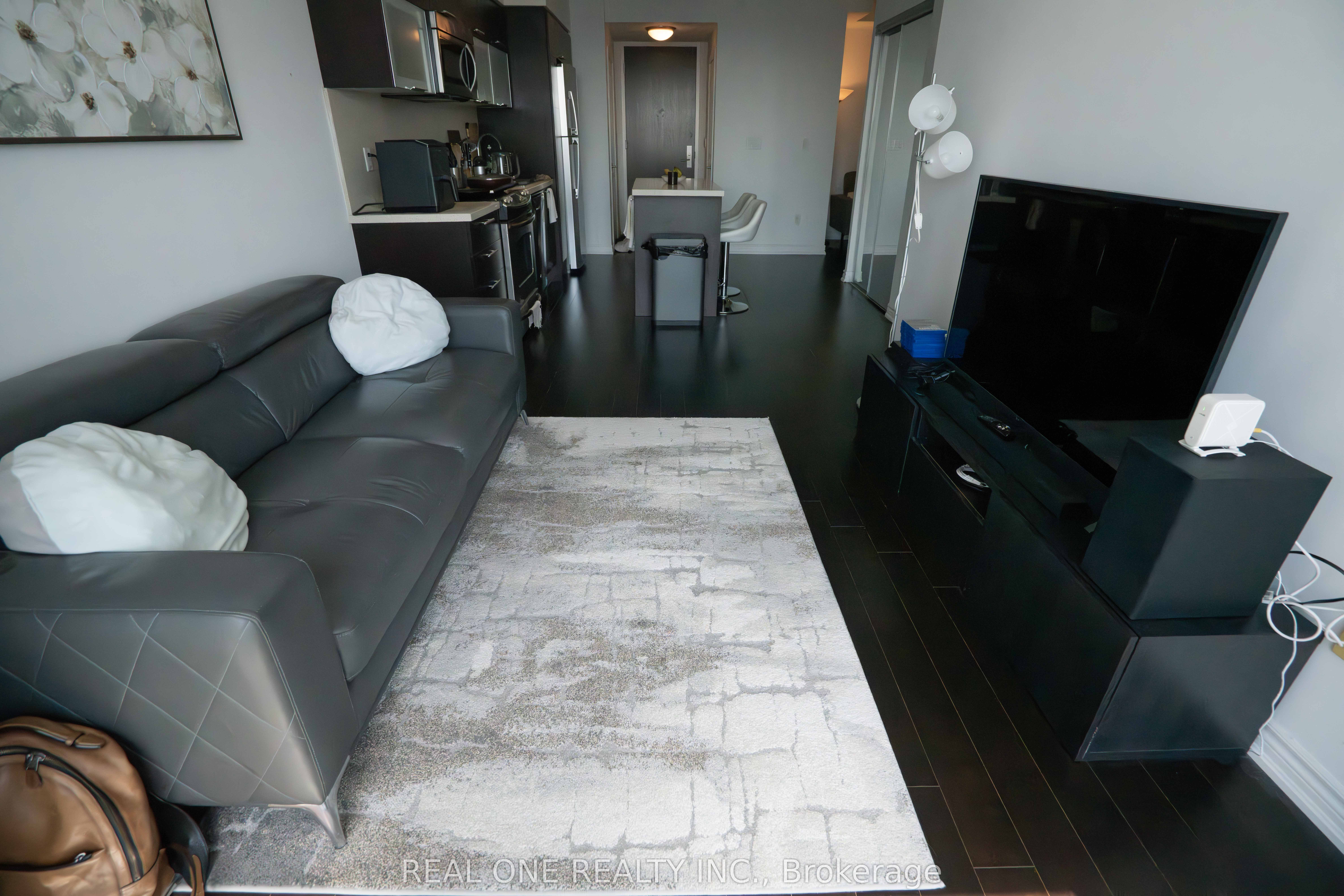 #4613 - 386 Yonge Street Property Photo 6