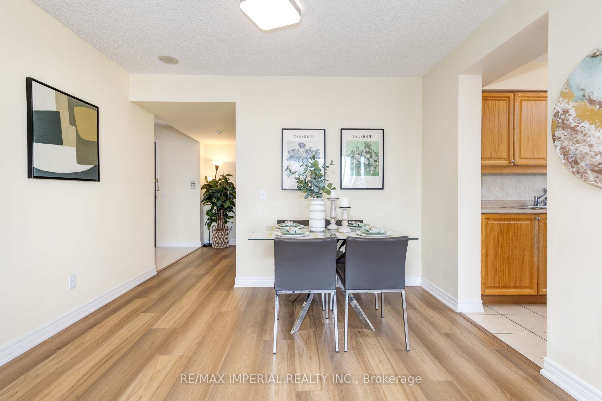 #2506 - 18 Parkview Avenue Property Photo 5