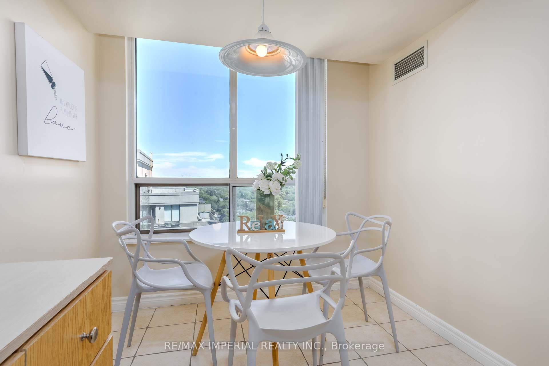 #2506 - 18 Parkview Avenue Property Photo 9
