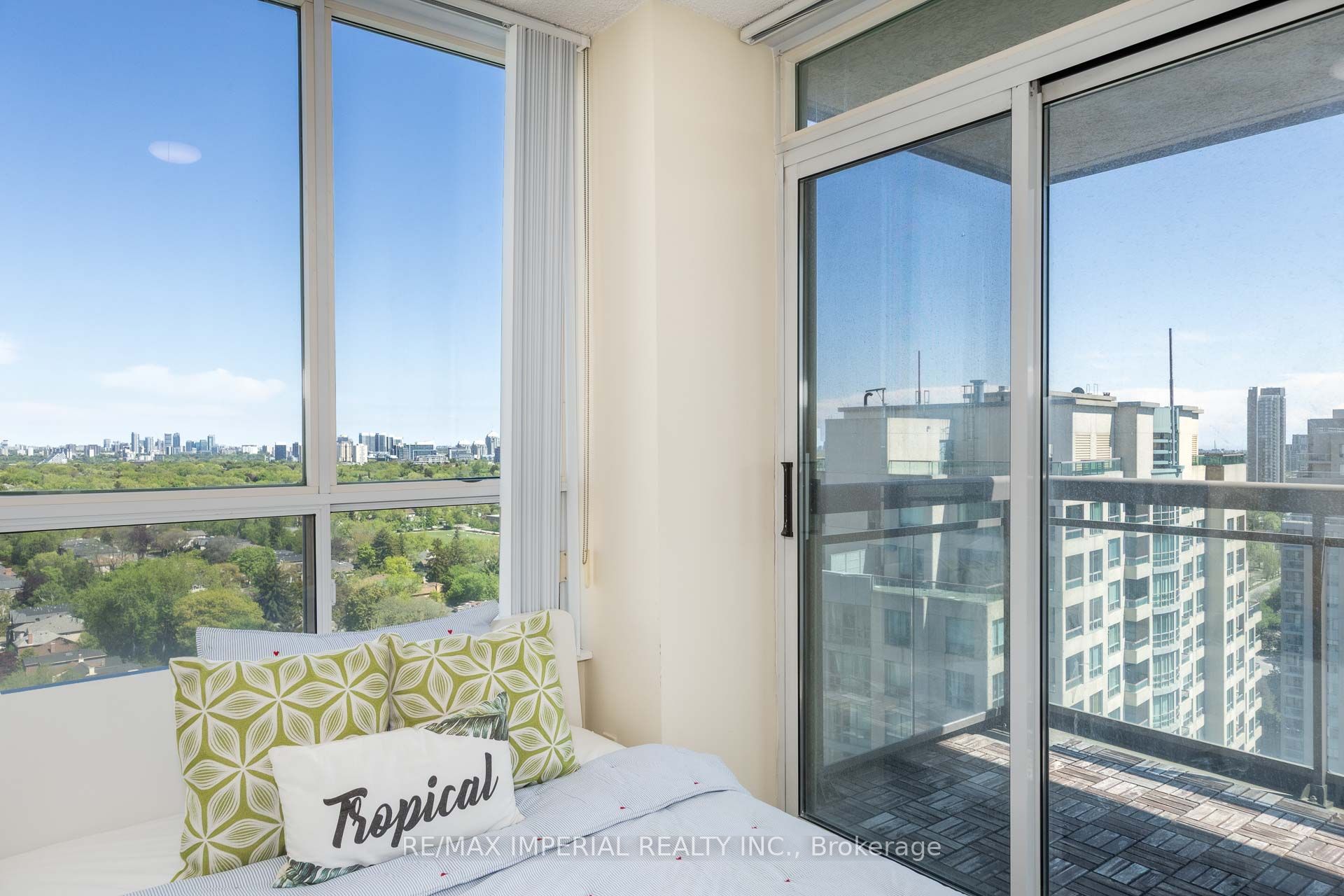 #2506 - 18 Parkview Avenue Property Photo 22