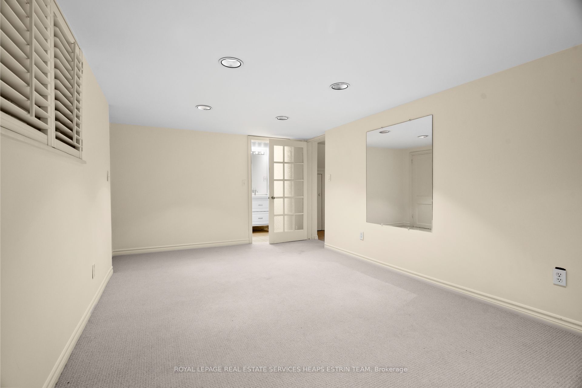 241 Chaplin Crescent Property Photo 26