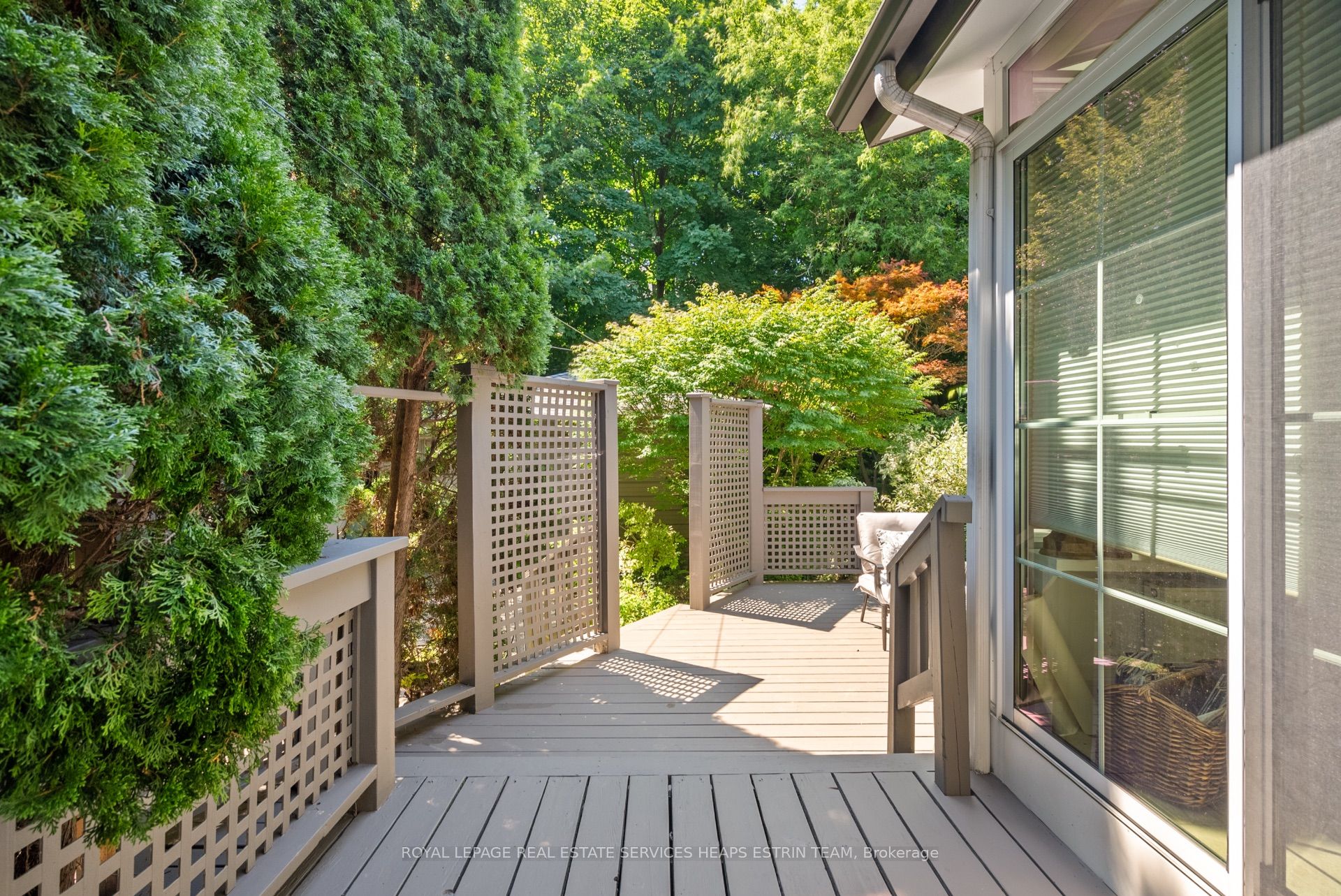 241 Chaplin Crescent Property Photo 30