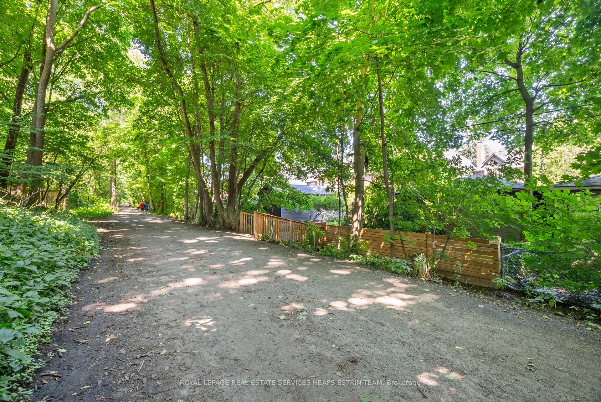 241 Chaplin Crescent Property Photo 40