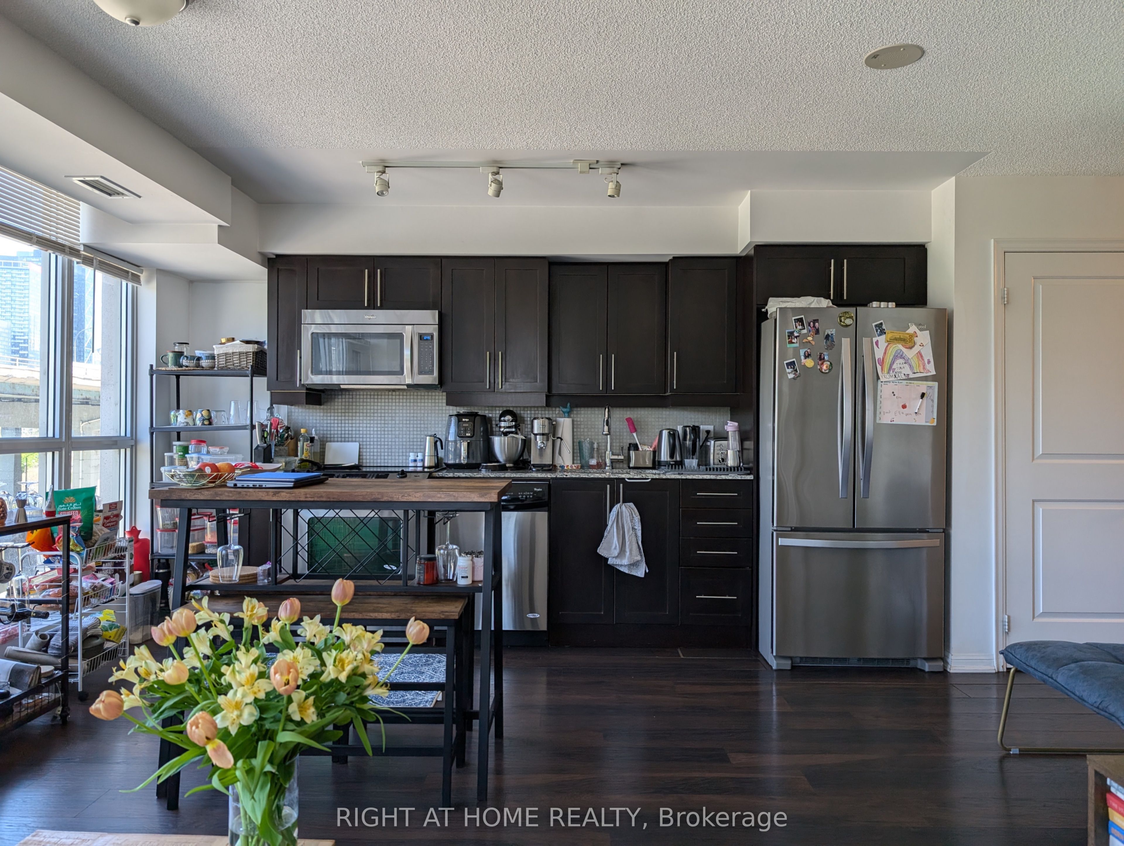 #718 - 35 Bastion Street Property Photo