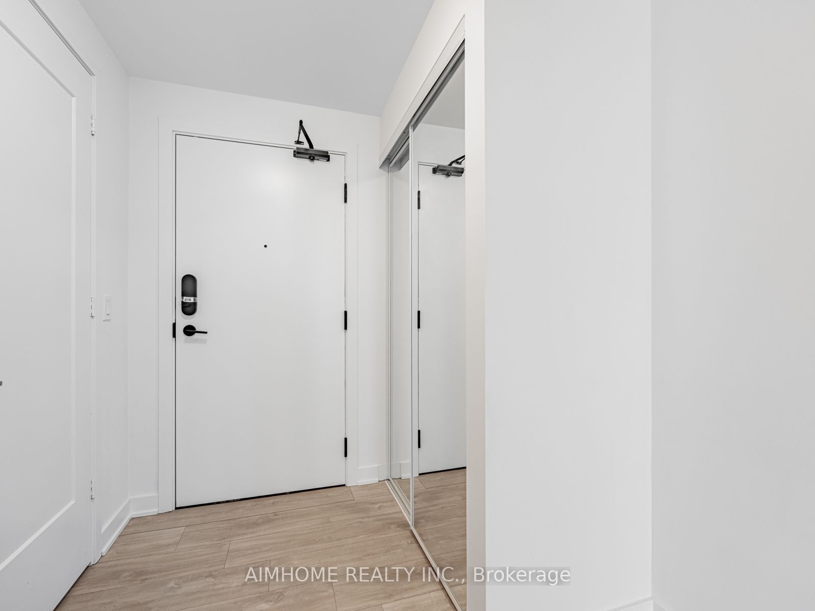 #2116 - 70 Princess Street Property Photo 4