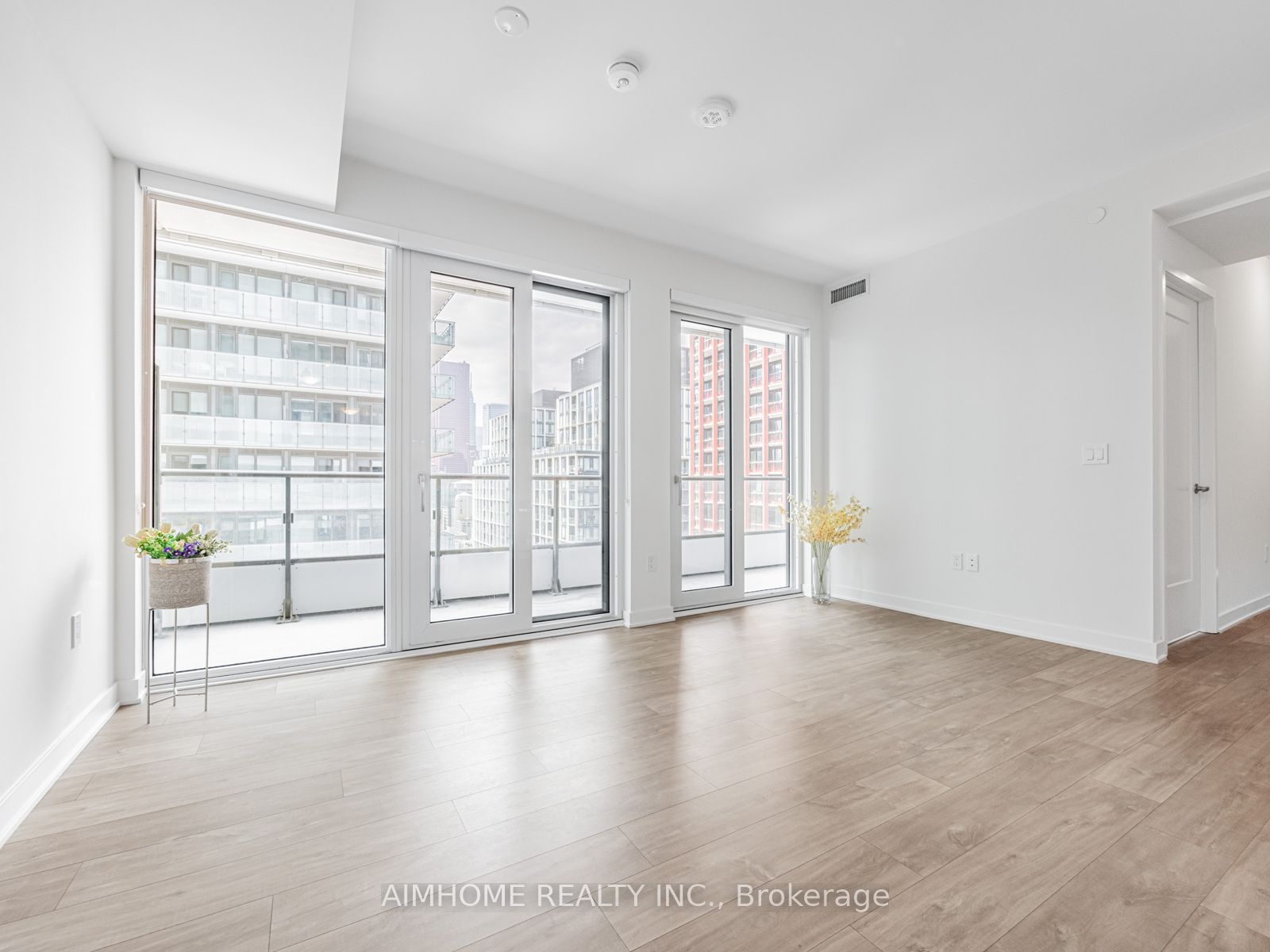 #2116 - 70 Princess Street Property Photo 5