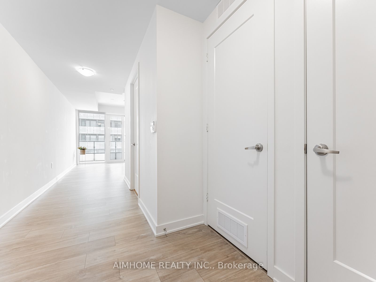 #2116 - 70 Princess Street Property Photo 6