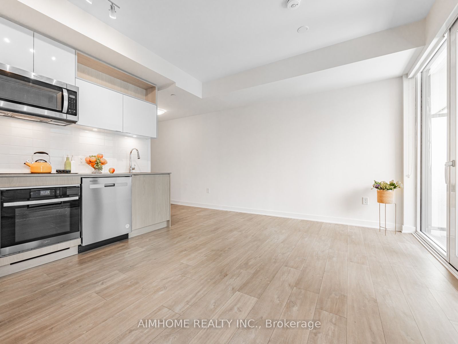 #2116 - 70 Princess Street Property Photo 10