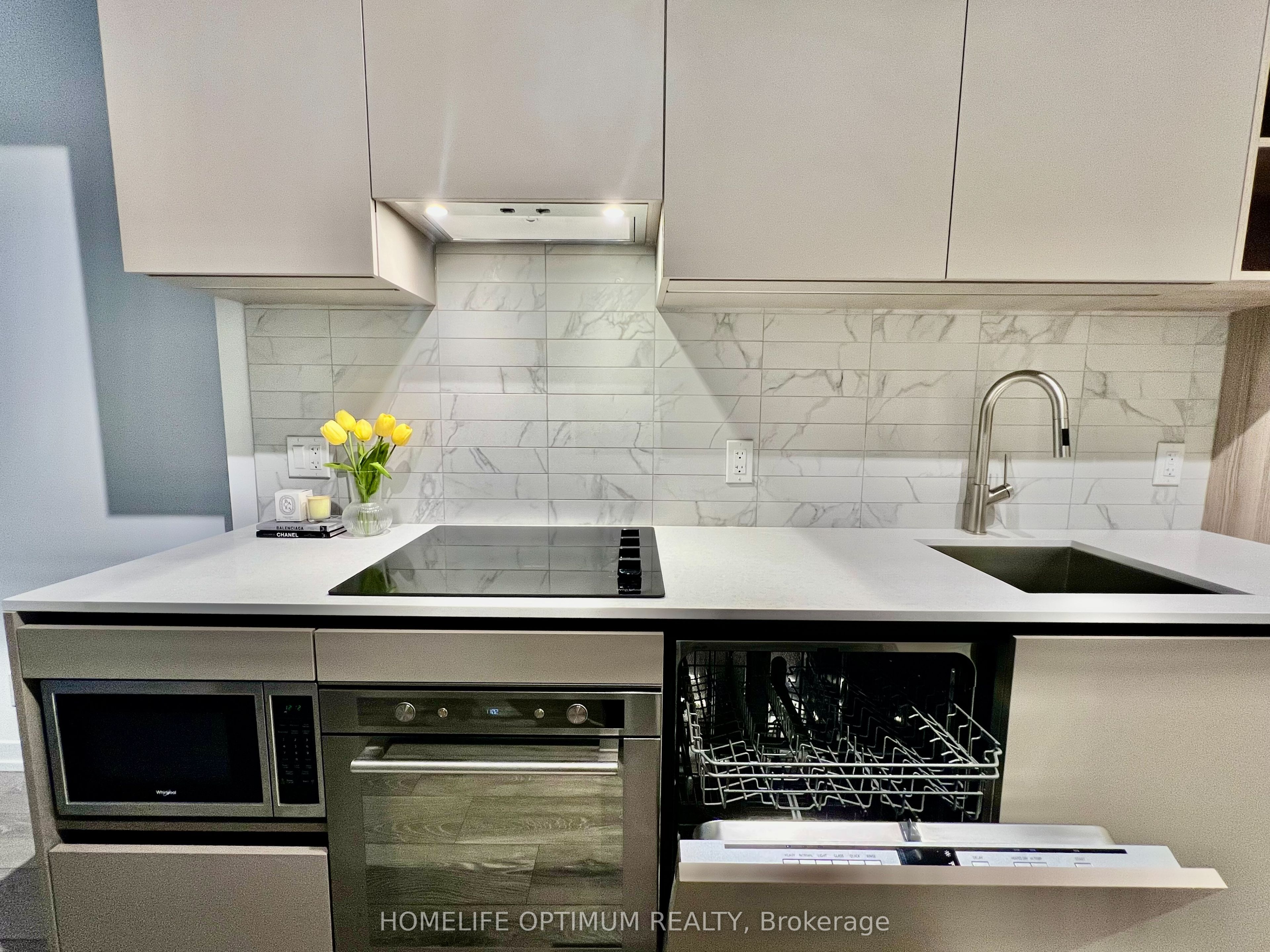 #303 - 55 Mercer Street Property Photo 1