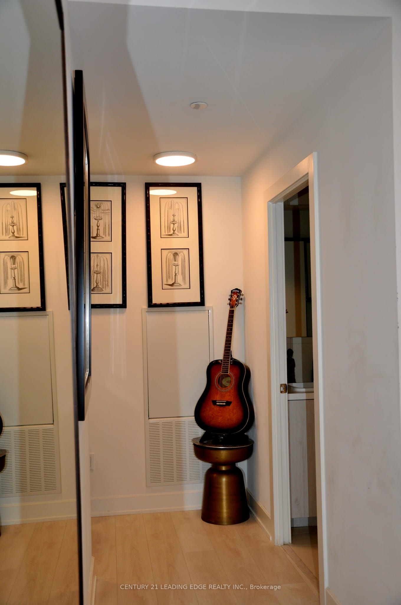 #3204 - 15 Mercer Street Property Photo 8