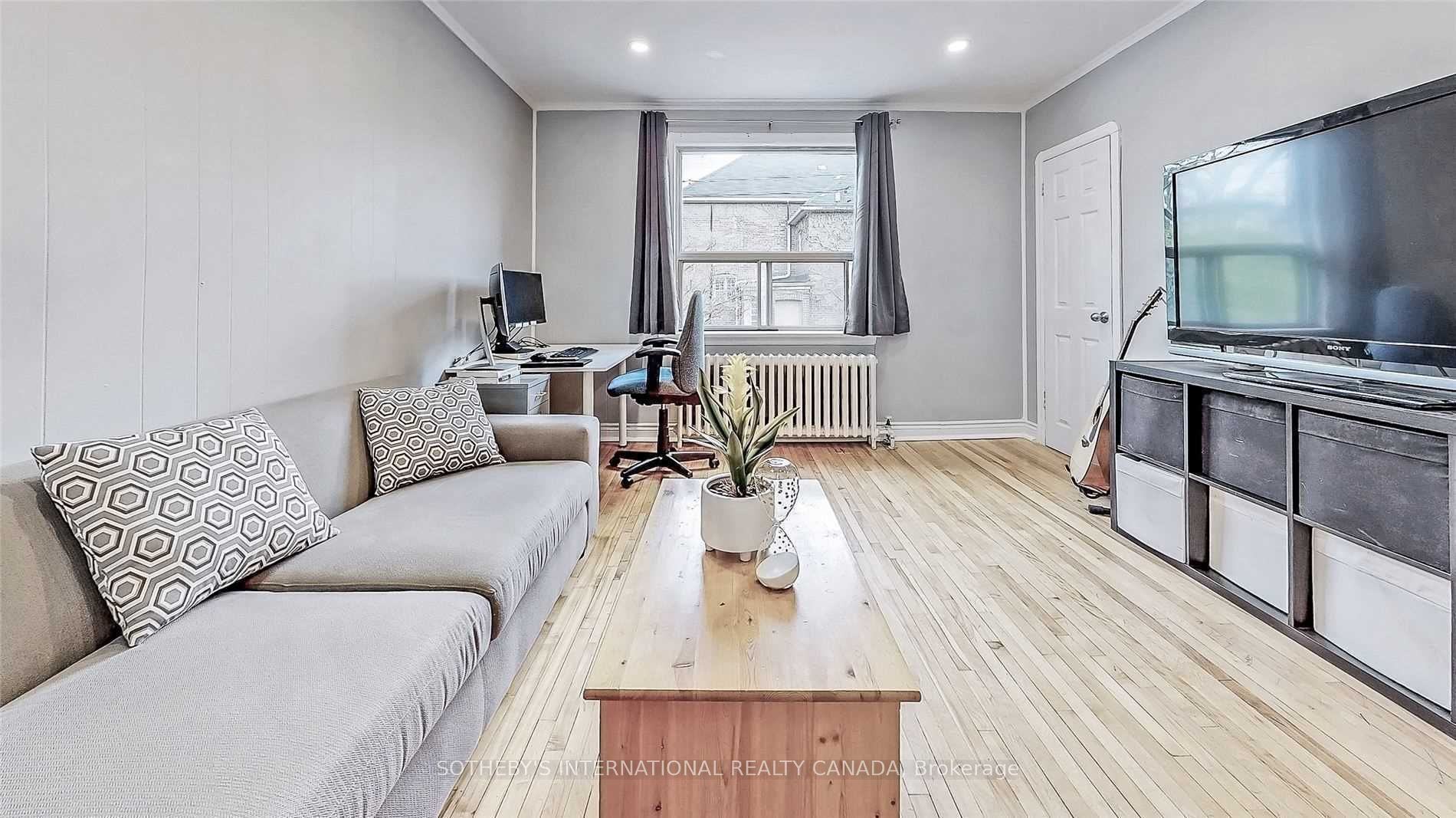 1172 Eglinton Avenue Property Photo 12