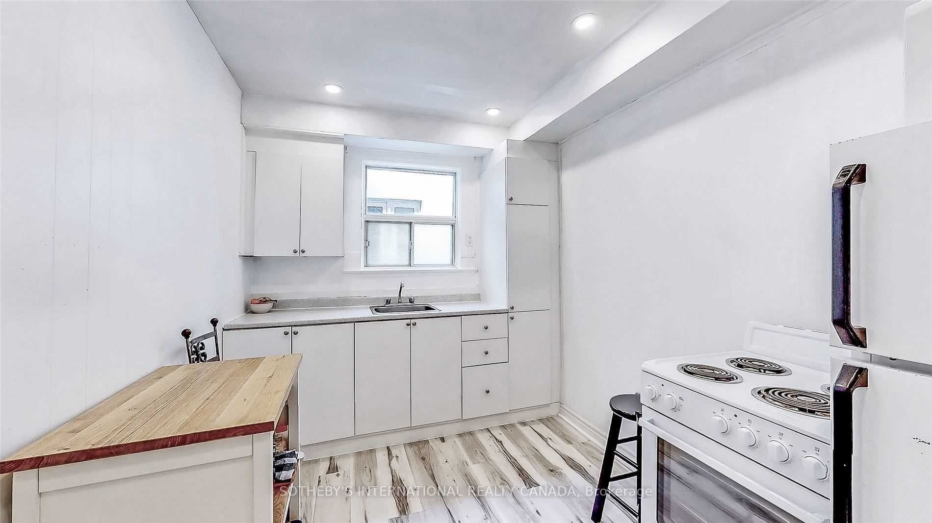 1172 Eglinton Avenue Property Photo 13