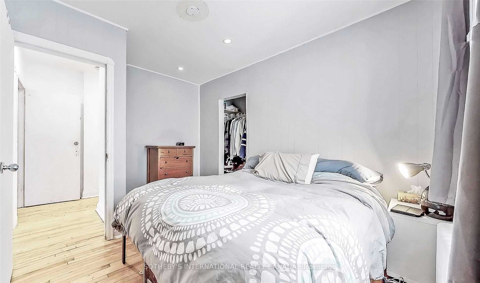 1172 Eglinton Avenue Property Photo 14
