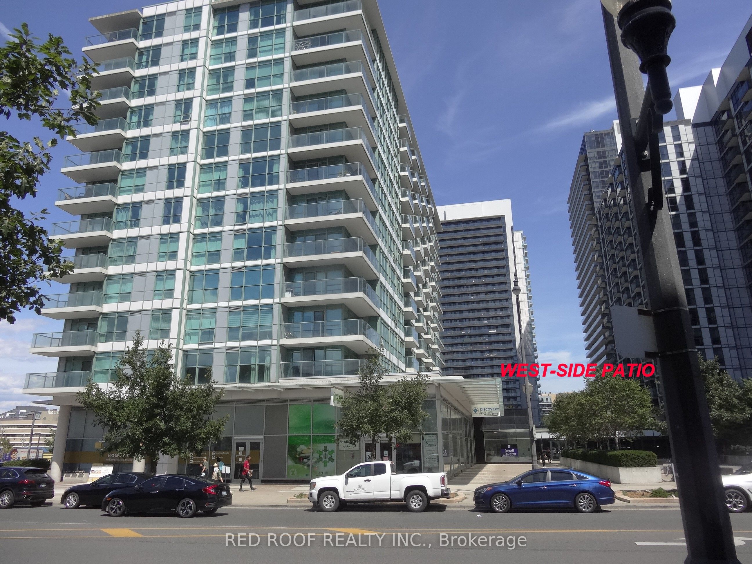 #711 - 33 Singer Court Property Photo 1